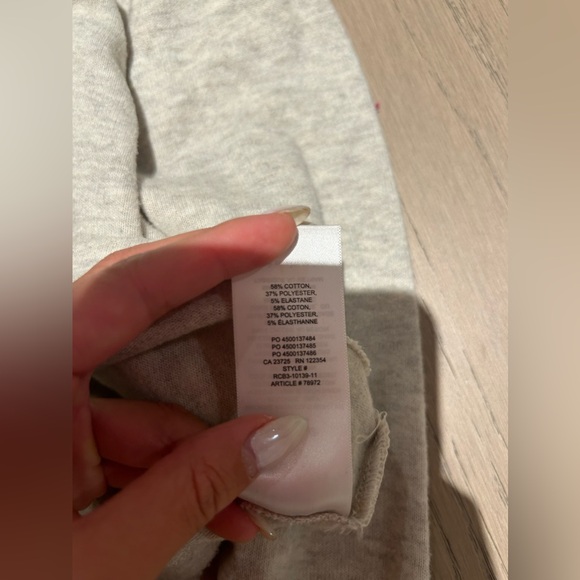 ARITZIA Longsleeve Top - Picture 4 of 4